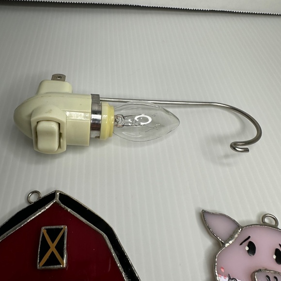 Lot Switchables Stained Glass Night Light, Large Pig, Barn,Small Cow - Picture 4 of 9